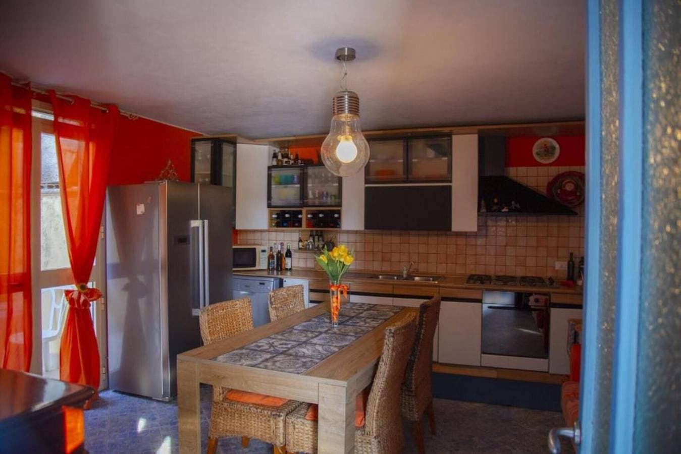 Foto 3 von 37: Apartment 'Depandance mit Gemeinschaftspool', WLAN und Klimaanlage