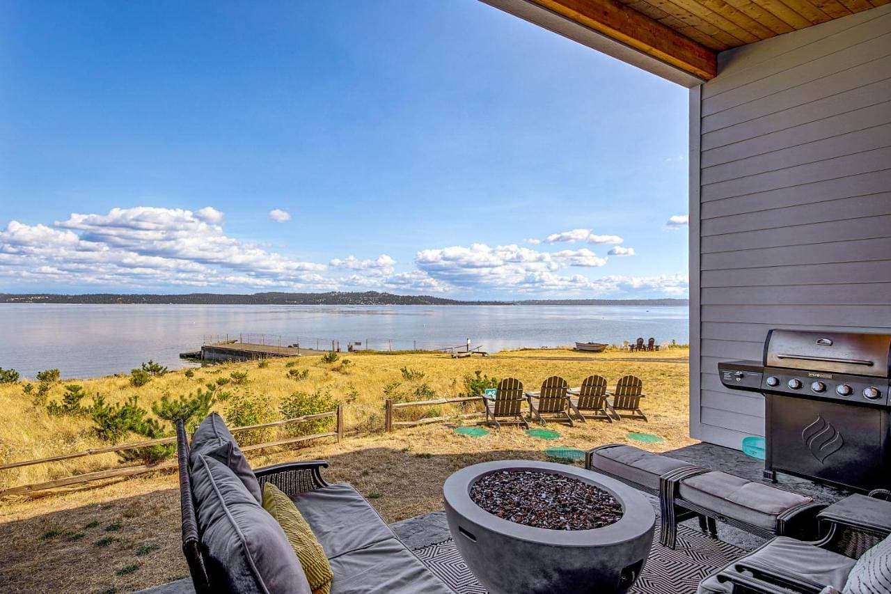Peaceful Waterfront Retreat on Vashon Island 1