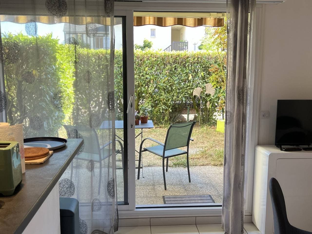 Foto 5 von 10: Zentrumnahes 2-Zimmer-Apartment mit Garten, Parkplatz und Internet