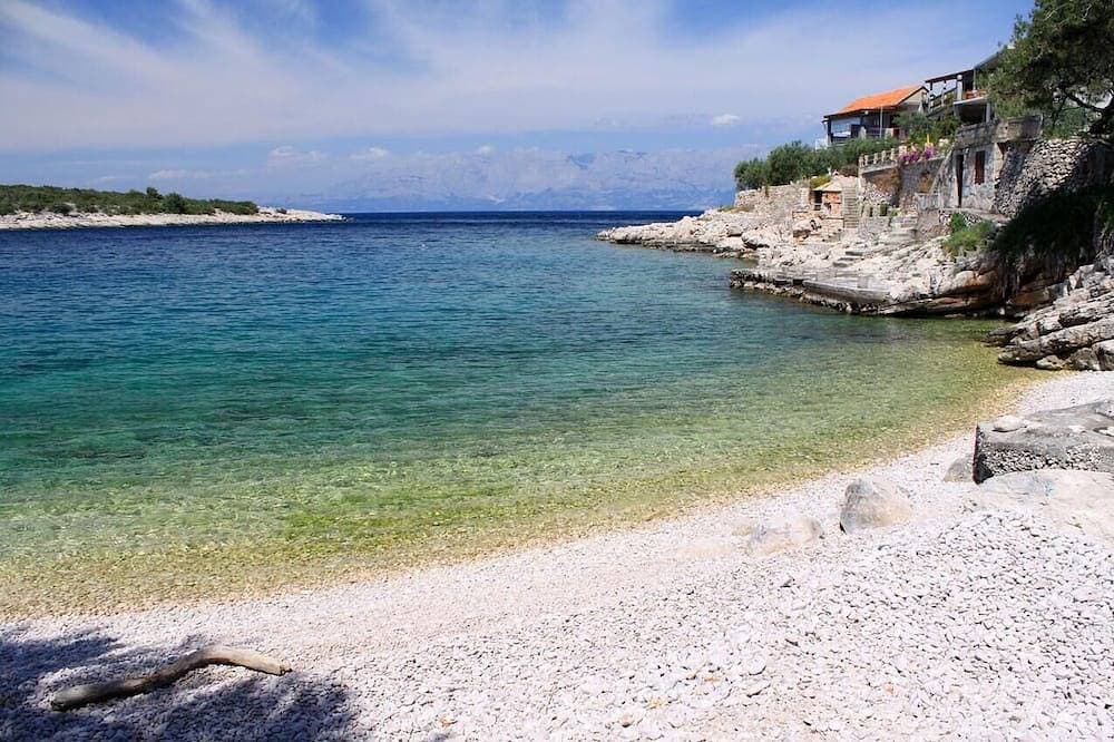 Foto 9 von 12: Studio Appartement am Strand Bucht Pokrivenik, Hvar