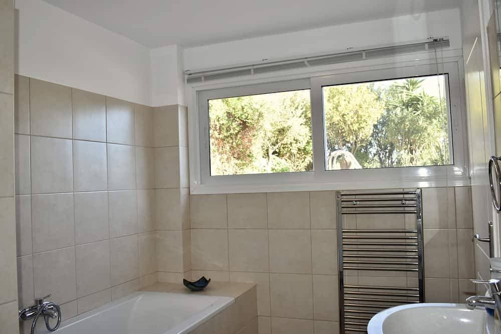 Foto 8 von 30: Abgeschiedene Villa für 6 Personen, privater Pool und Garten, vollklimatisiert, in der Nähe des Dorfes
