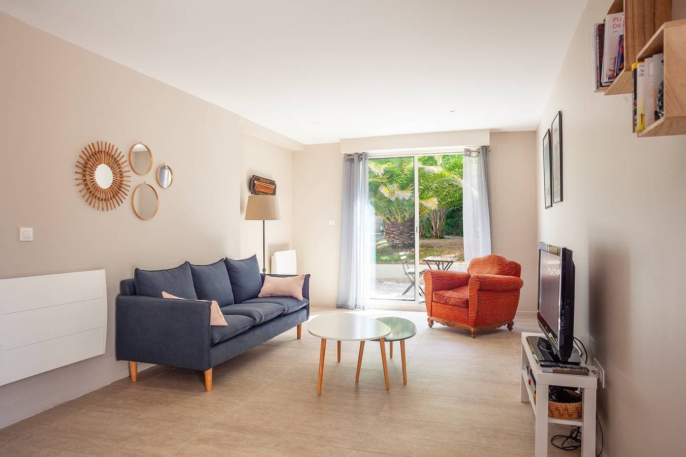 Foto 4 von 19: Ferienwohnung 'Cocon Avec Piscine Et Jardin' mit Gemeinschaftspool, privater Terrasse und WLAN