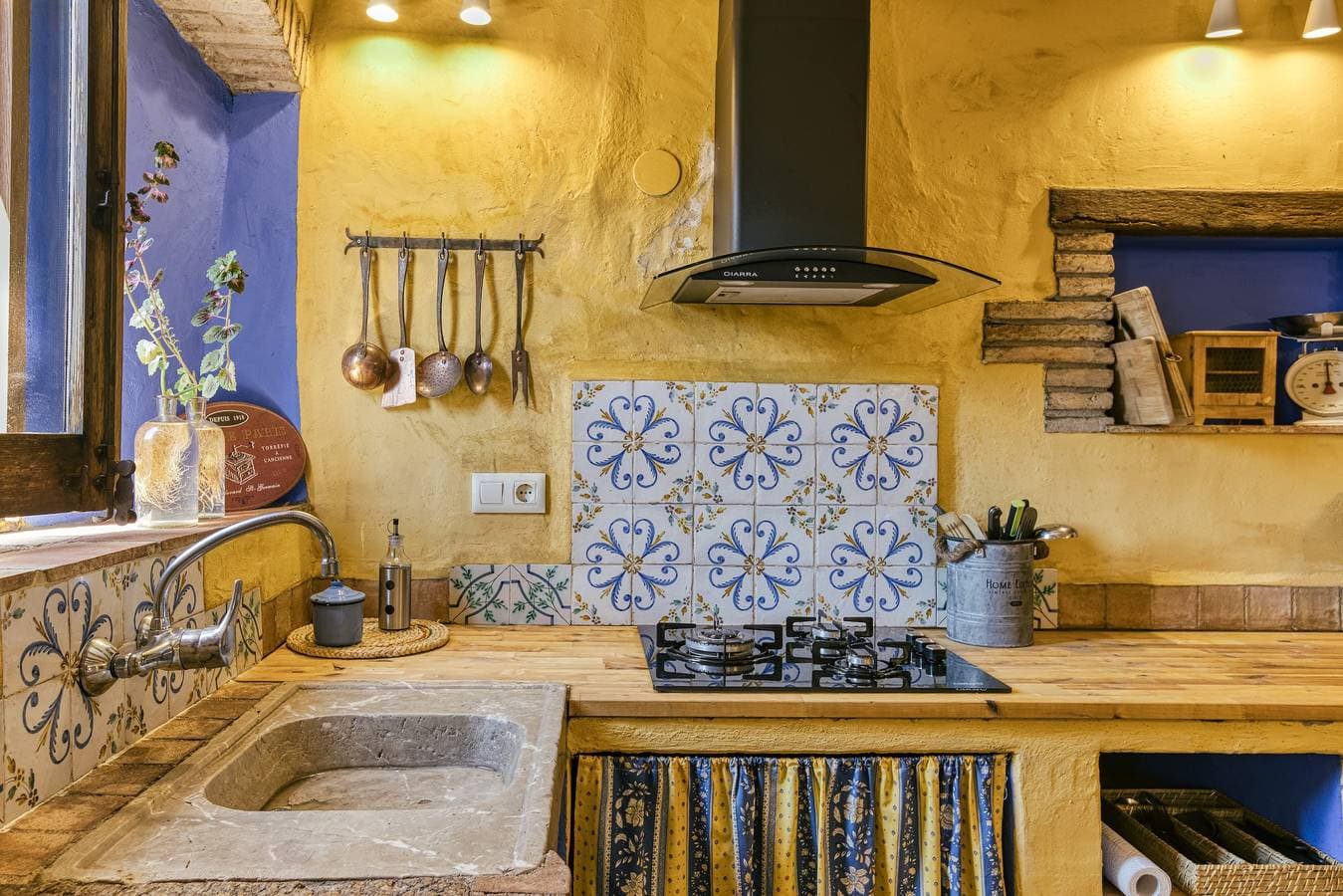 Foto 8 von 32: Ferienhaus 'Casa De Pueblo' mit Bergblick, privater Terrasse und WLAN