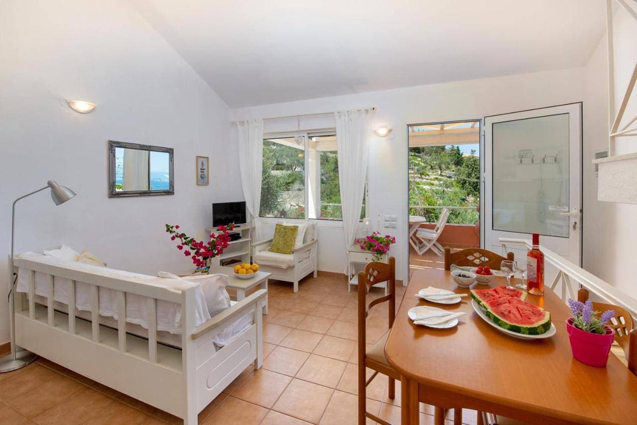Foto 9 von 19: Two-Bedroom Villa with Garden