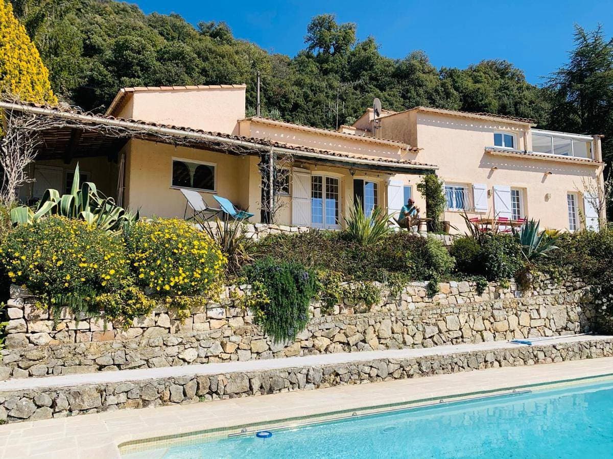 Foto 3 von 38: Villa with Sea View