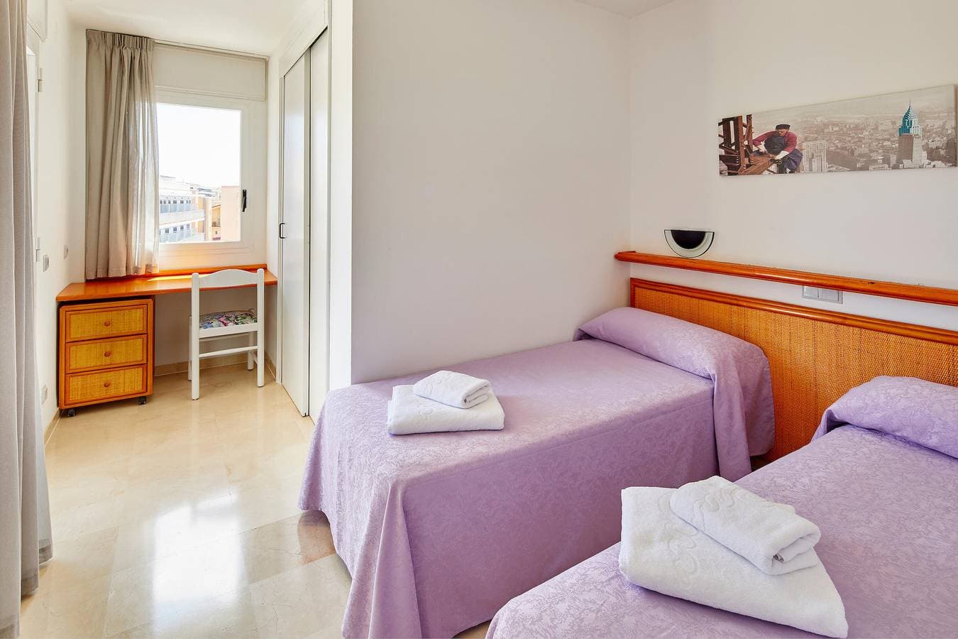 Foto 5 von 11: Wohnung 3 Erwachsene STRAßENANSICHT