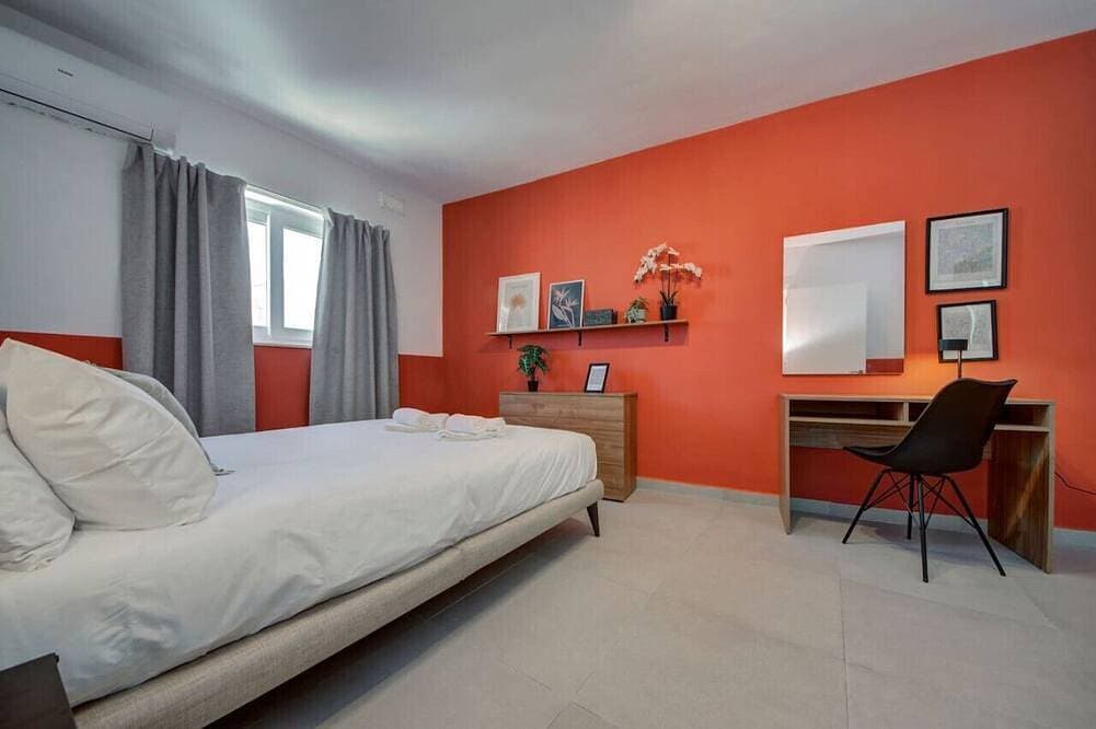 Foto 6 von 30: Lovely 2Br Apt with balcony close to Pieta Marina