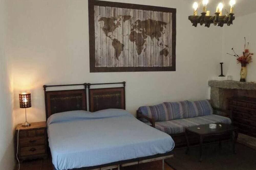 Foto 2 von 24: Villetta Mannucciu – Studio Apartment with a Fireplace and Ocean View in Rena Majore