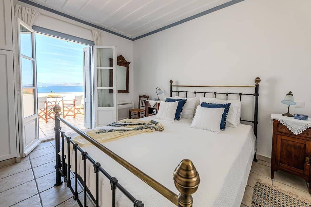 Foto 2 von 30: The Villa Evita in Spetses. Stunning view, private pool and daily maid service.