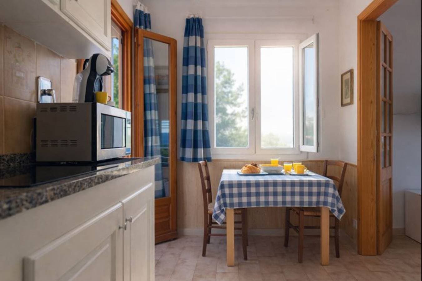 Foto 5 von 11: Ferienwohnung für 4 Personen mit Terrasse