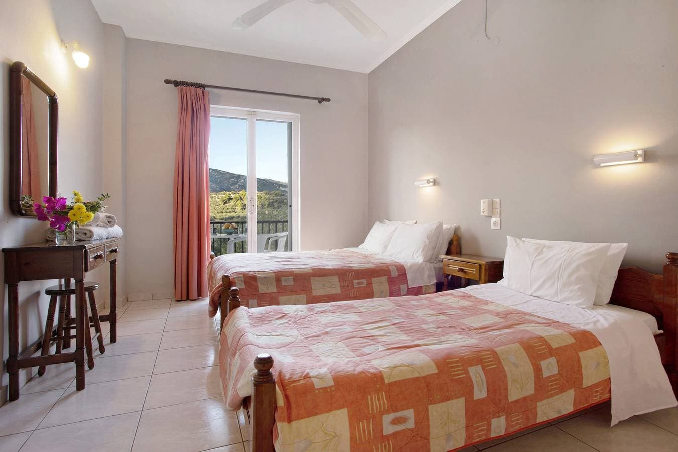 Foto 9 von 20: Studio "Dolphin Studio Meerblick 10" mit Privatem Balkon, Gemeinschaftsgarten und WLAN