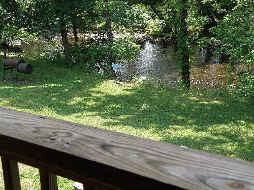 Foto 13 von 33: \"Sweet Life\" * Log Cabin auf Cosby Creek mit Wifi-