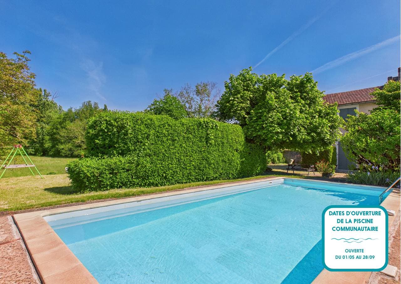 Foto 5 von 30: Pool - gemeinsamer Waldbereich - Haus für 4