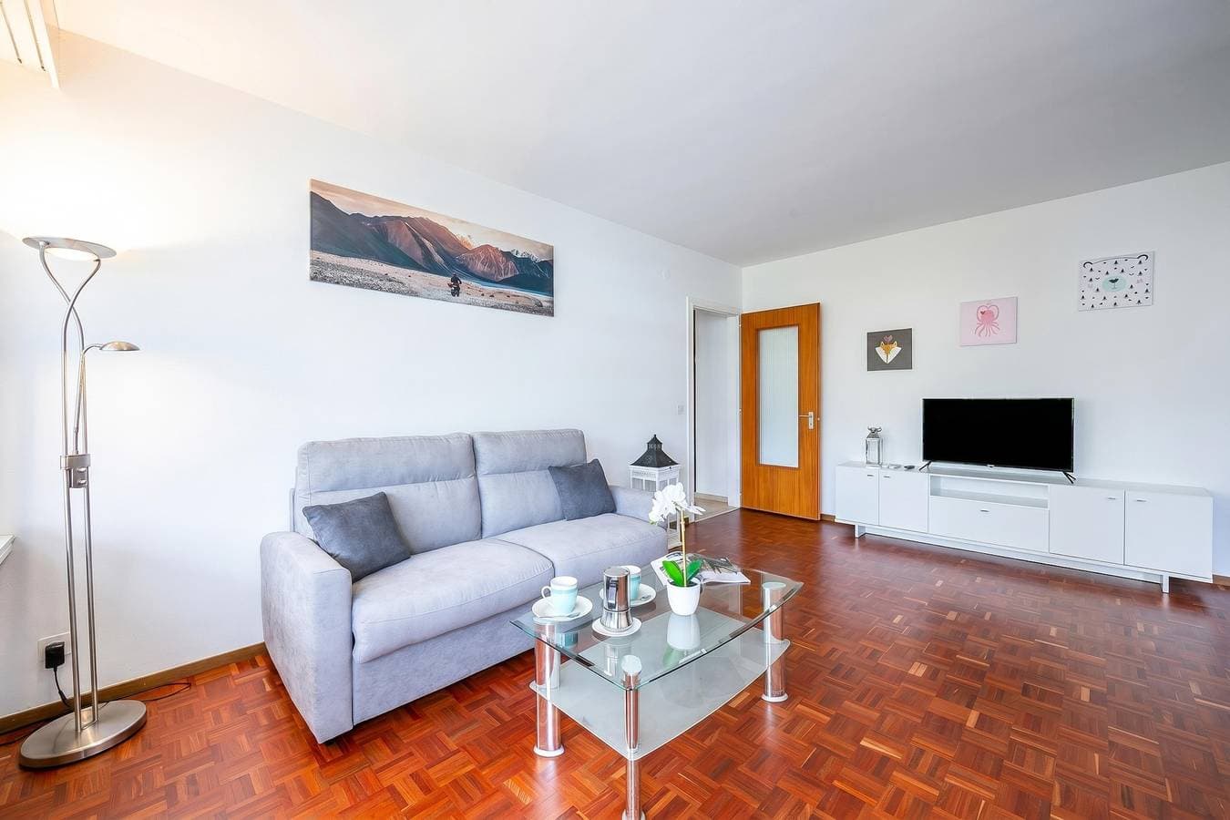 Foto 9 von 23: Lido Apartment Locarno with Balcony and Parking
