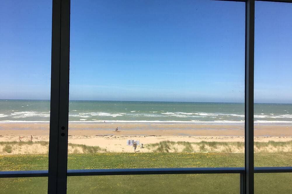 Foto 11 von 13: 2-Zimmer-Wohnung mit Meerblick, Loggia, Parkplatz und voller Ausstattung