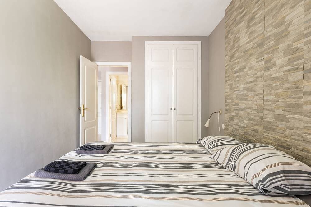 Foto 4 von 21: Nouveau. Bel Appartement Avec Jardin