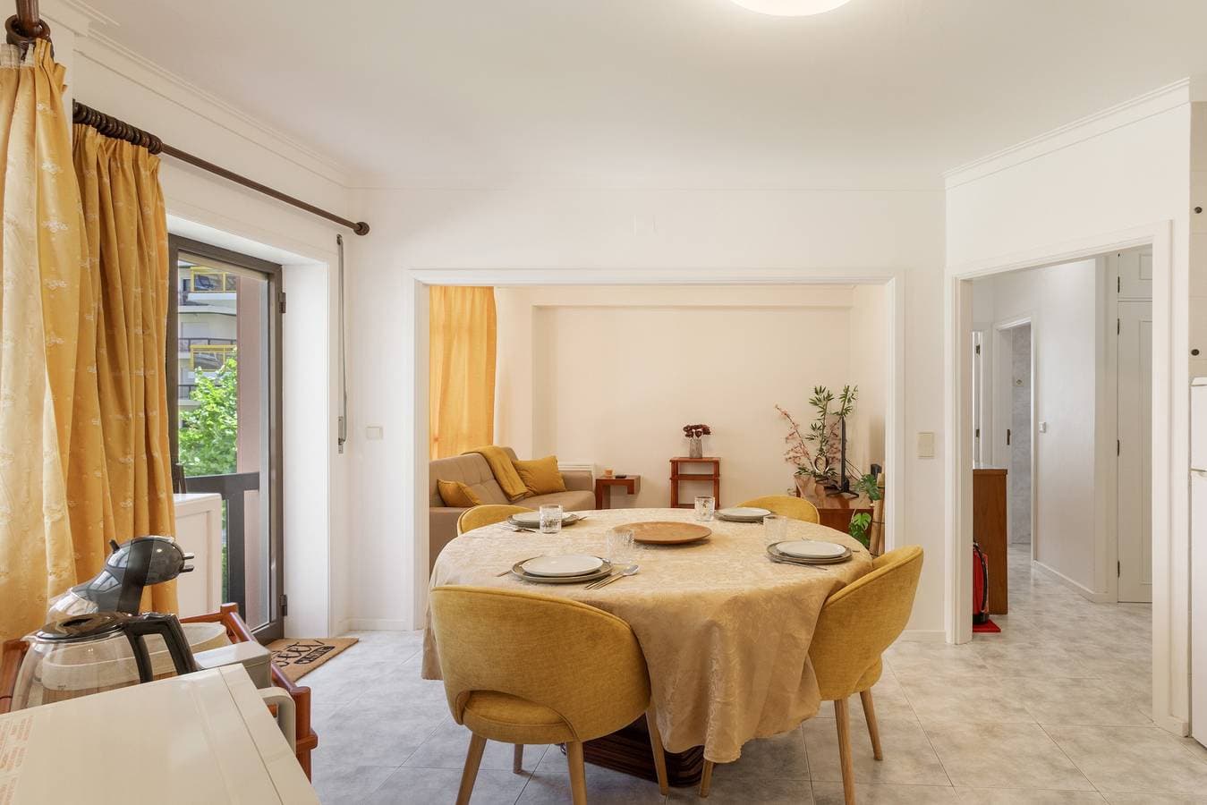 Foto 6 von 29: Apartment 'Na Praia da Amorosa' mit Meerblick, Gemeinschaftsgarten und WLAN