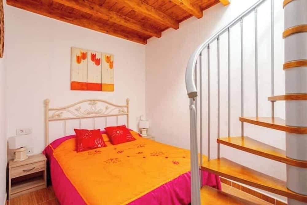 Foto 4 von 30: Cozy duplex apartment steps from the sea. Large terrace