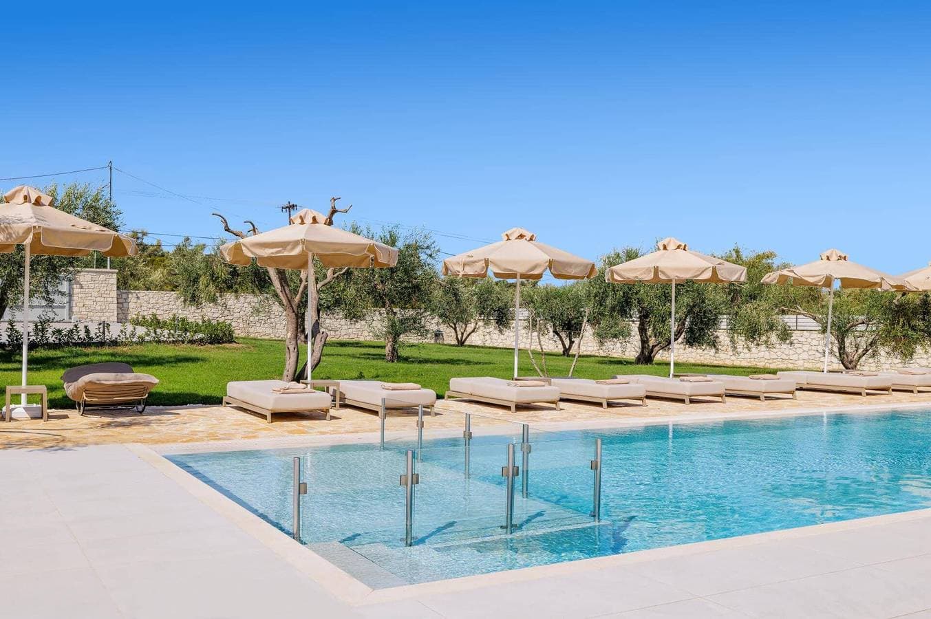 Foto 12 von 50: Villa für 14 Personen mit Garten