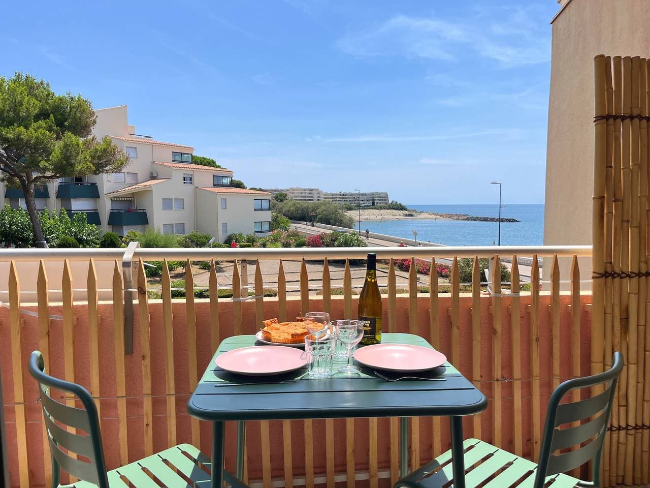 Studio 2024 renoviert mit Terrasse, Klimaanlage und Parkplatz, 50m vom Strand entfernt 1