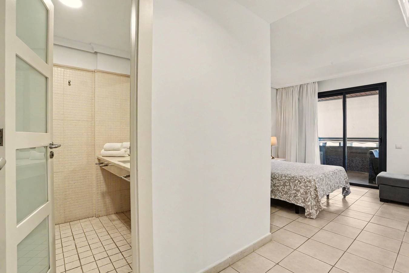 Foto 12 von 32: Ferienwohnung 'Balcón De Los Gigantes' mit Meerblick, WLAN und Klimaanlage