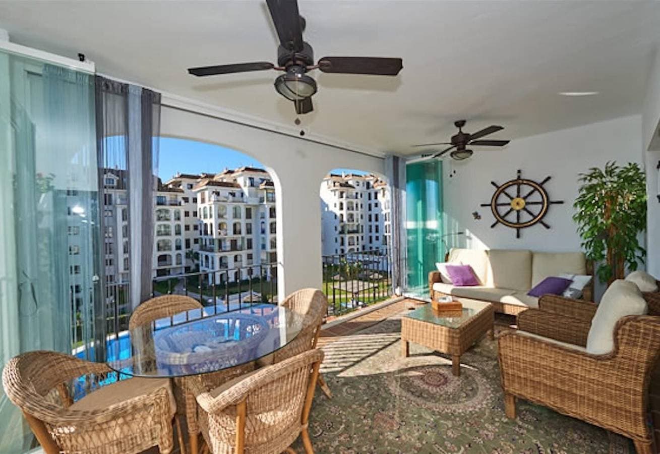Foto 4 von 36: Apartment „Marina La Duquesa Beach Resort“ mit Meerblick, Pool, Terrasse & Garten