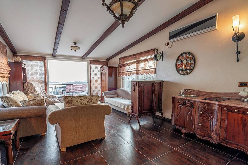 Foto 12 von 30: Magnificent villa with pool, sea and mountain views!