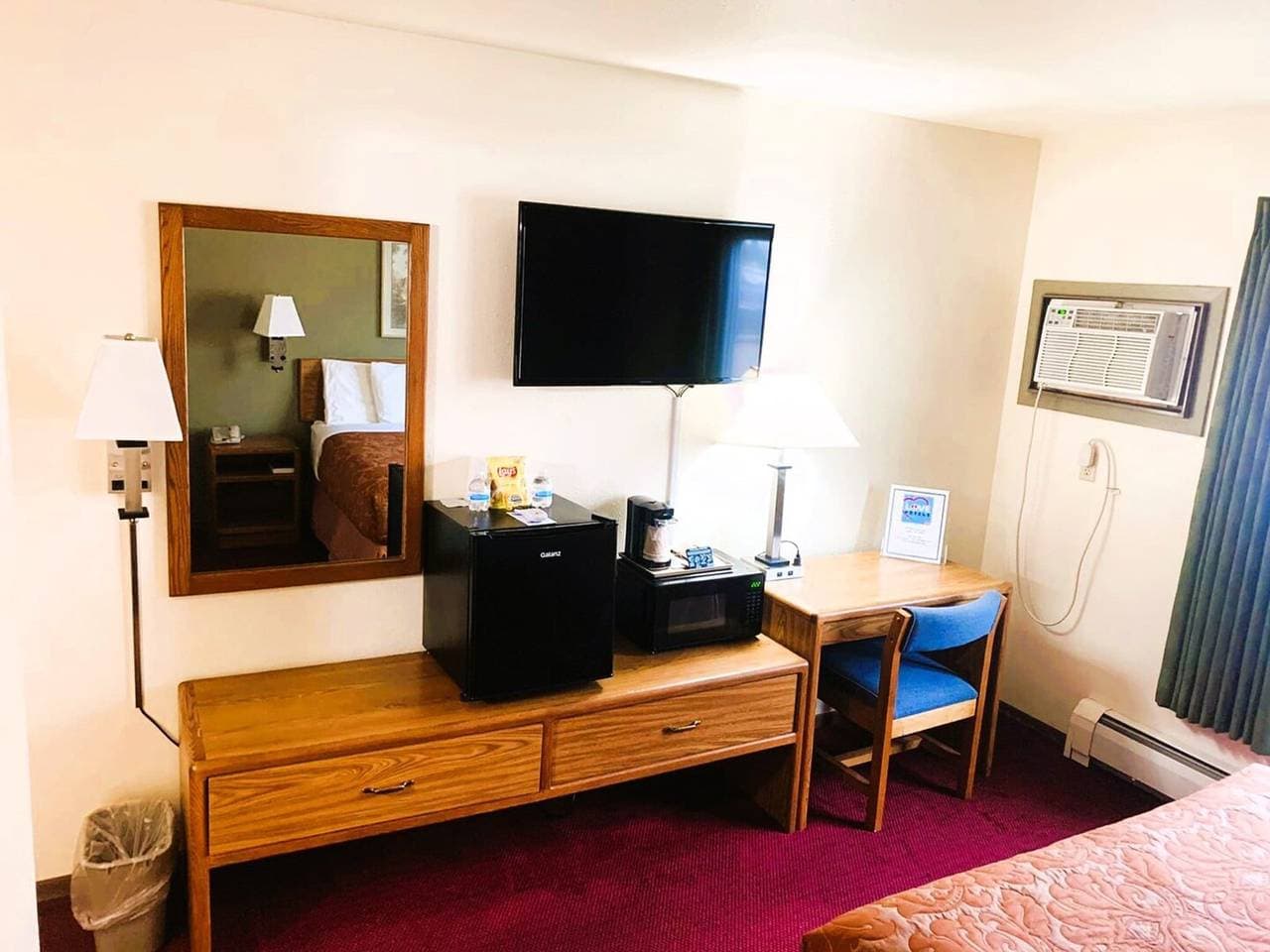 Foto 3 von 9: Zimmer mit 2 Doppelbetten, Nichtraucher