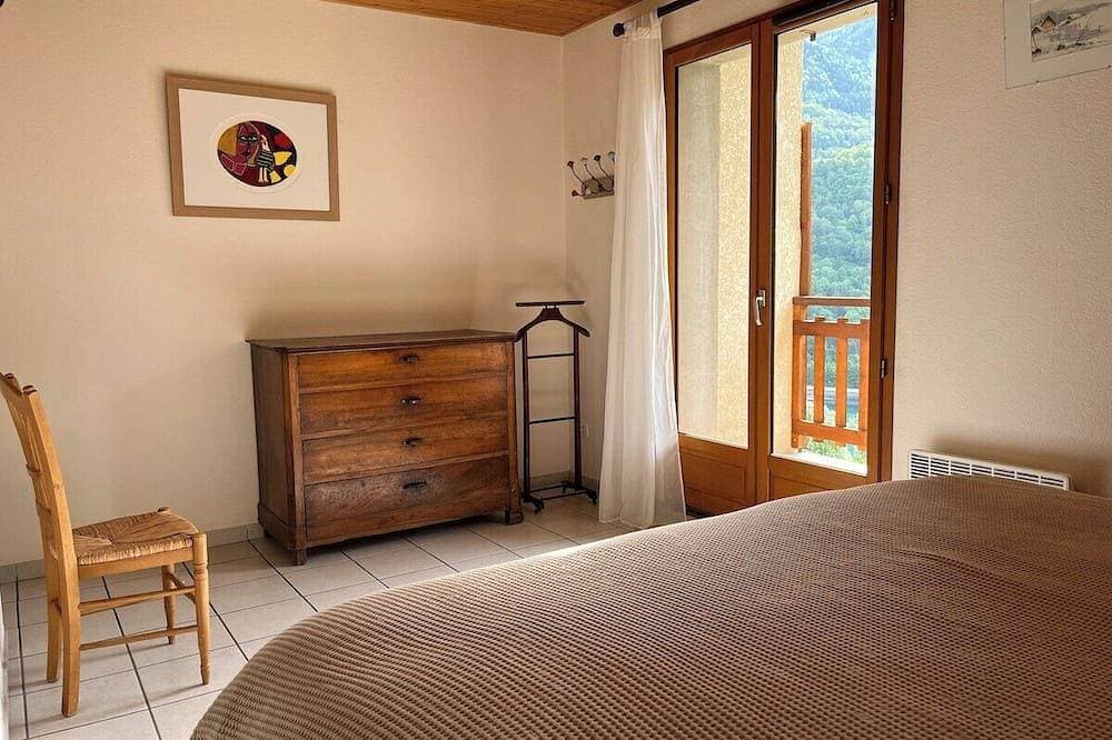 Foto 4 von 20: Charming Chalet - Sleeps 6