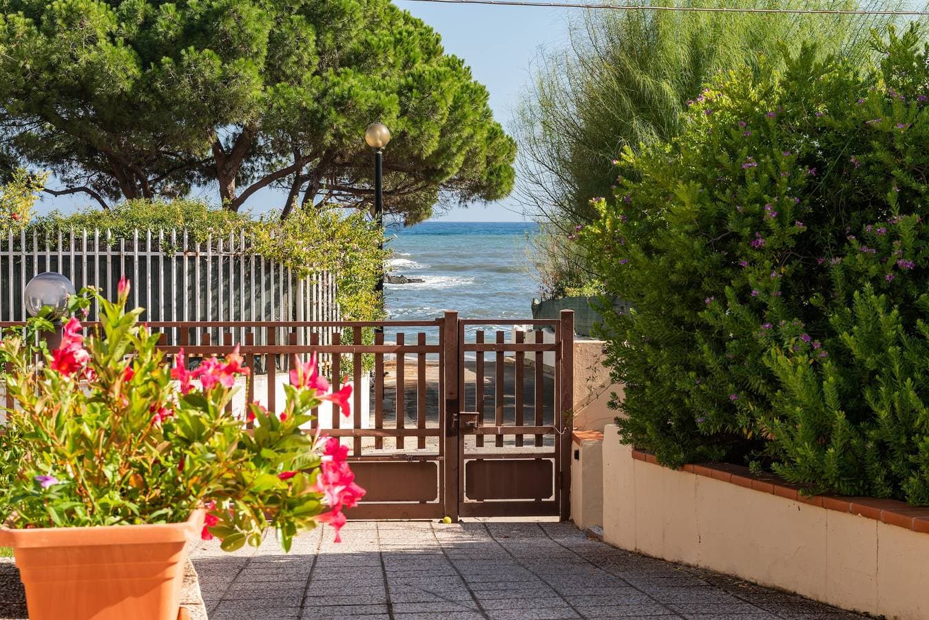 Foto 8 von 44: Geräumige Villa Ro mit Meerblick, Bergblick, WLAN, Balkon
