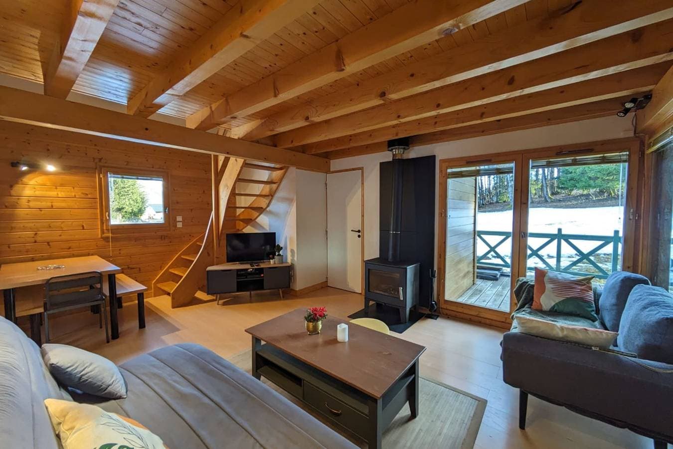 Foto 4 von 30: Chalet für 6 Personen mit Terrasse