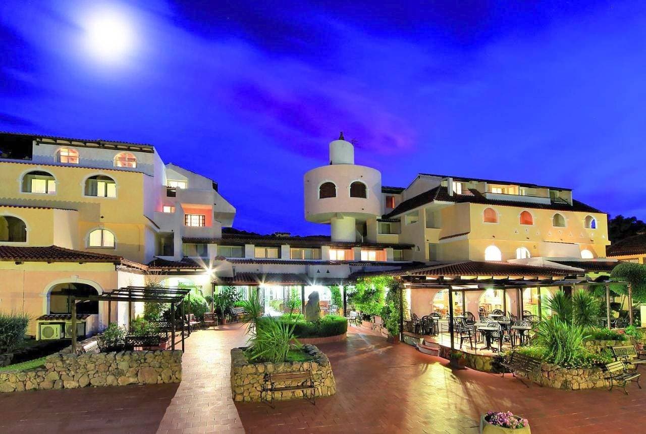 Colonna Beach Hotel Marinella 1