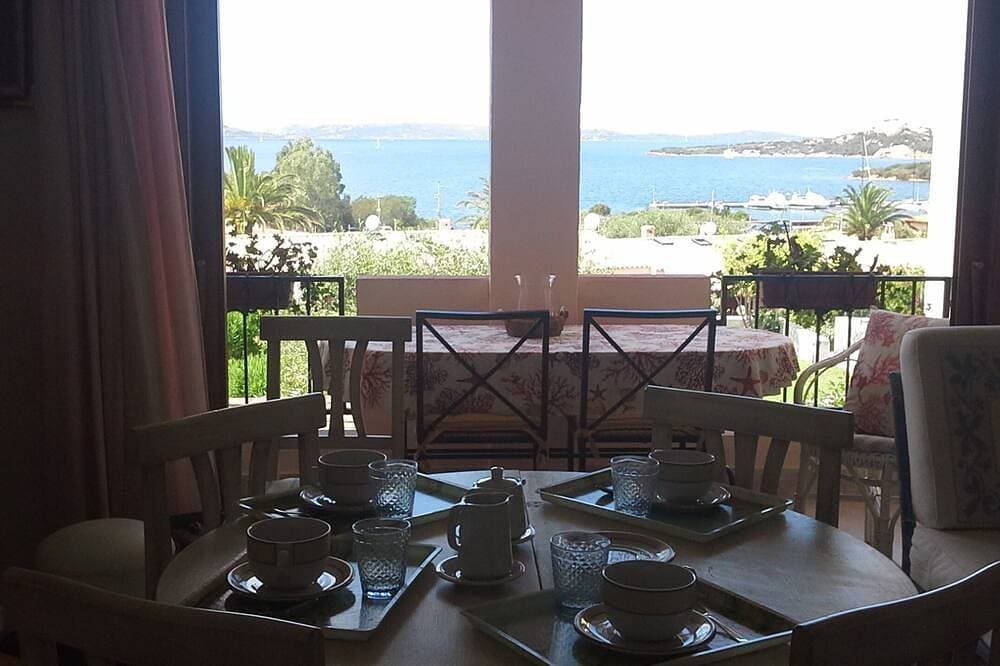 Foto 13 von 30: Elegante Wohnung-Herrliche Aussicht-Costa Smeralda-Baja Sardinia-Schwimmbad.