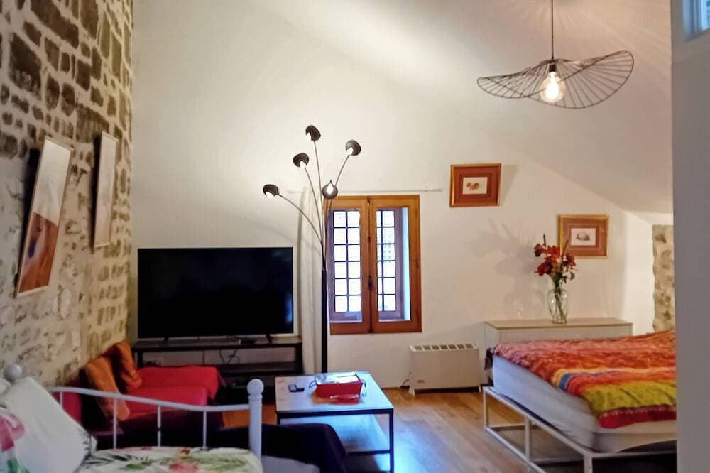Loft Locronan 1624 renovated in 2021 in France's second most beautiful village. 1