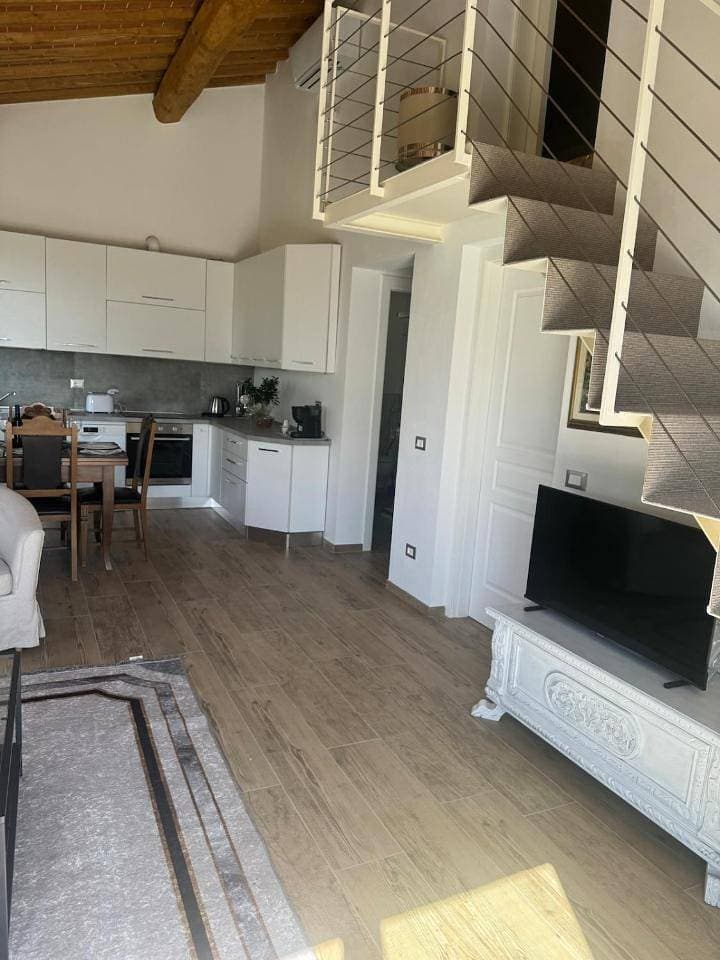 Foto 9 von 97: Two-Bedroom Apartment