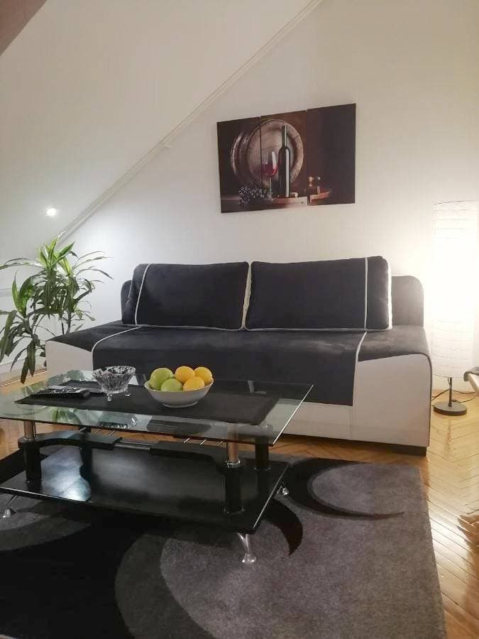 Two Kings apartment 1