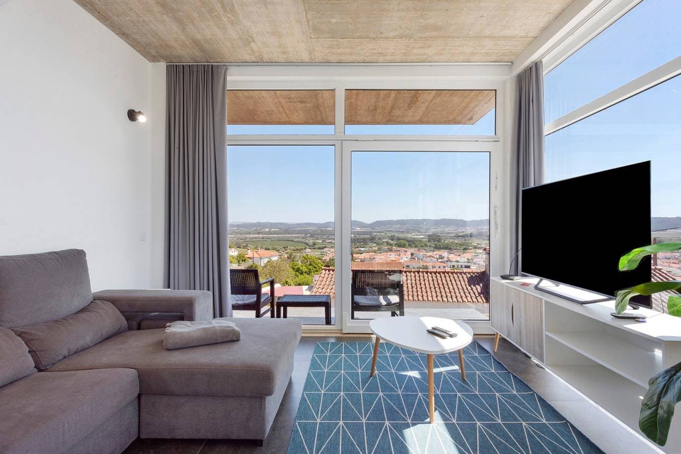 Foto 6 von 31: Apartment „Colina Do Sol 1“ mit Bergblick, WLAN und Klimaanlage