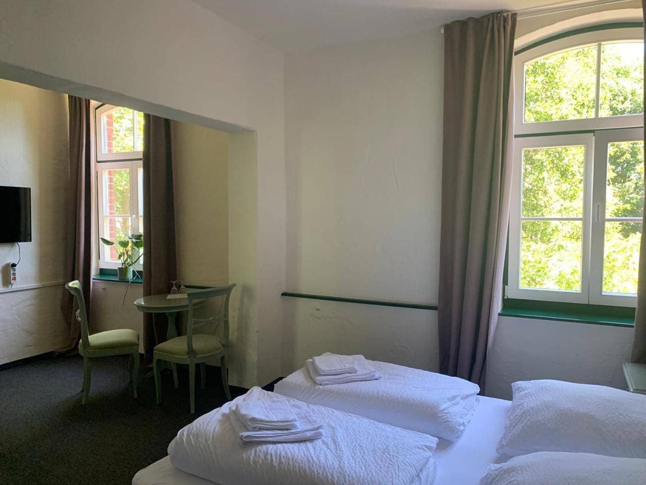 Foto 8 von 16: Double Room with Private Bathroom
