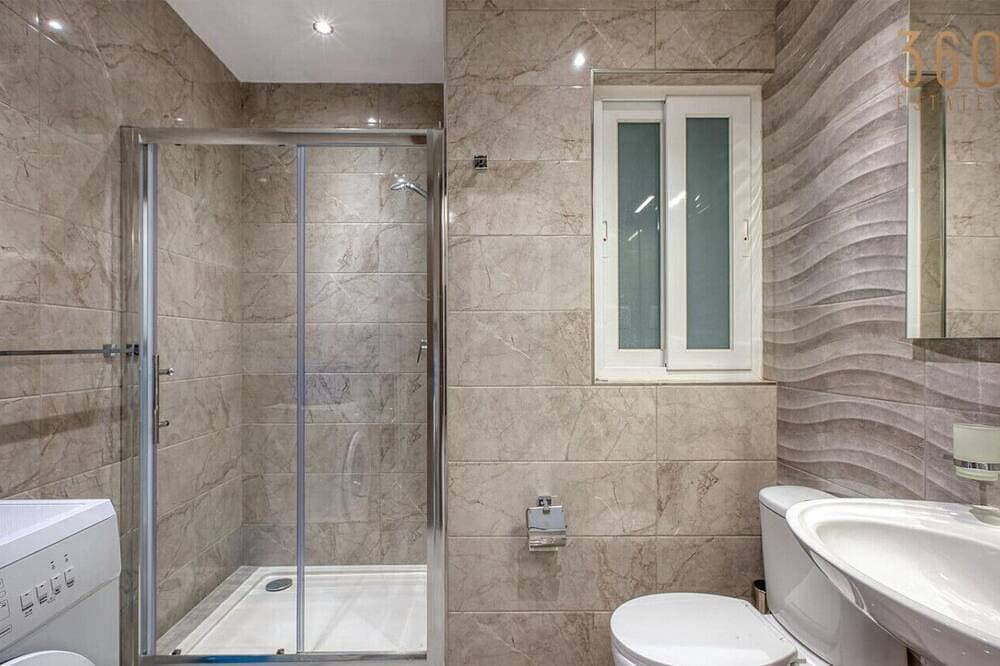 Foto 7 von 28: Seafront 2Br fully equipped home w/comfy bed Qawra