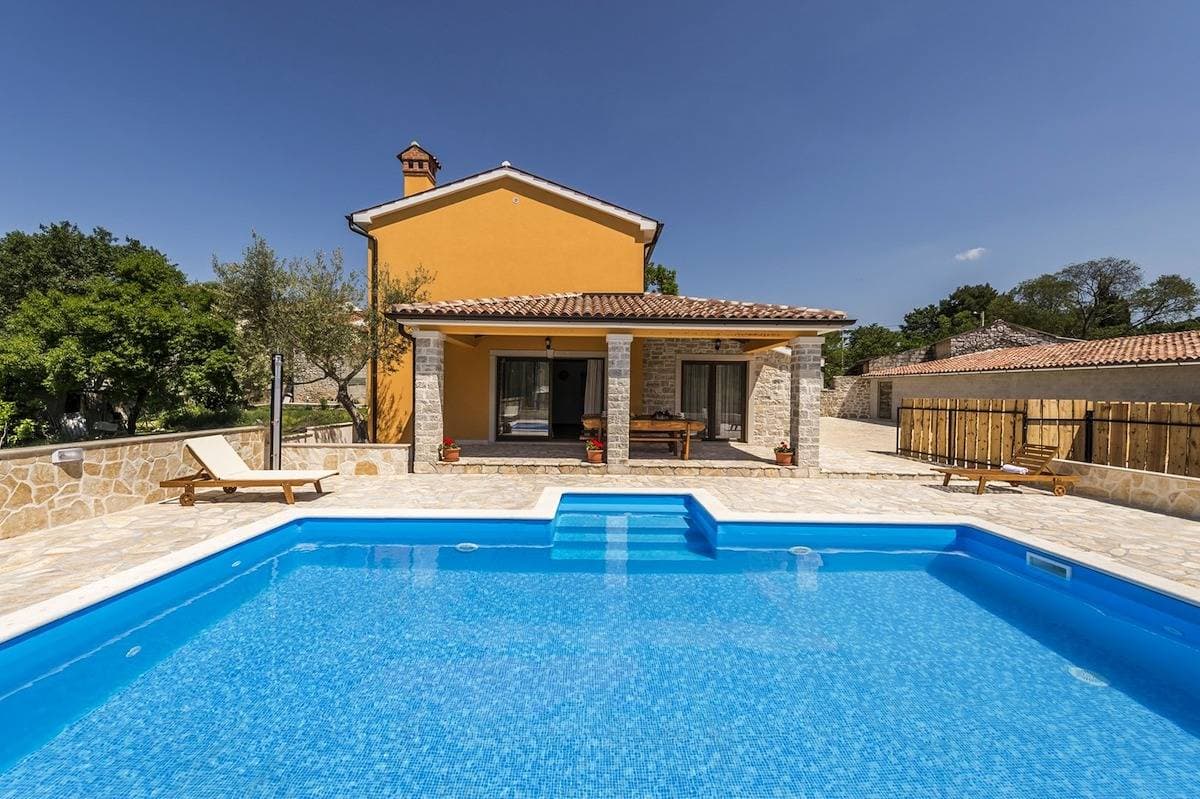 Geräumige Villa Marija Kloštar mit Privatem Pool 1