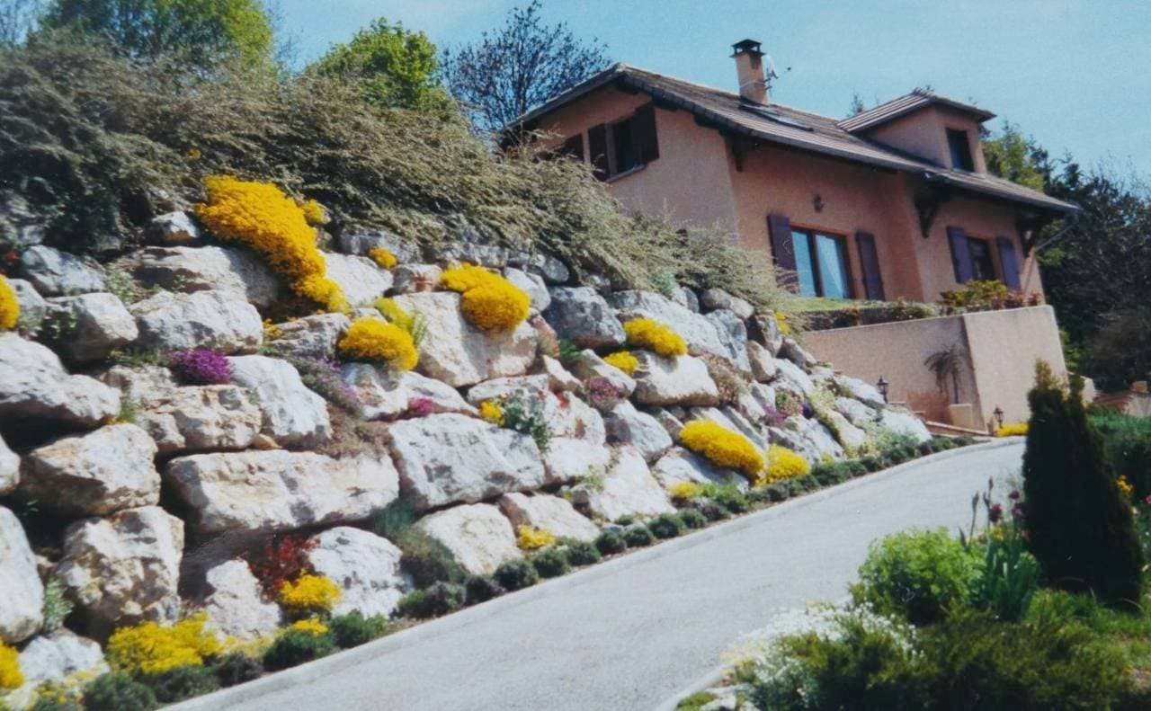 Les Roches Fleuries 1