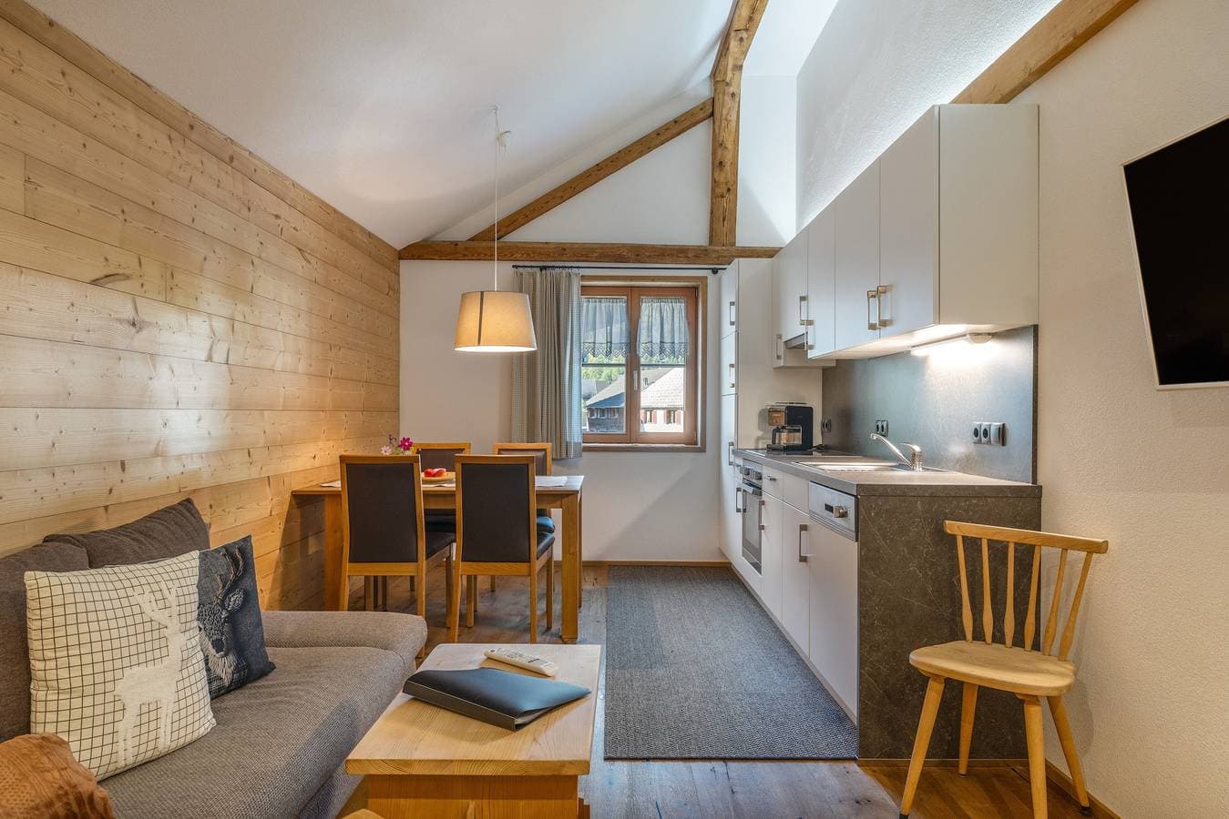 Foto 1 von 40: Ferienwohnung 'Kanisfluh' mit Gemeinschaftsgarten und Wi-Fi