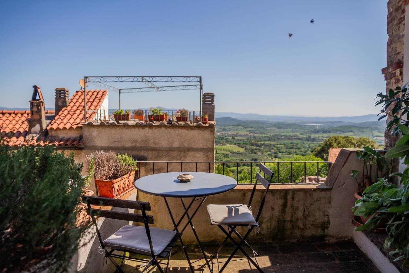 The Nest,  Hamlet In Tuscany 1
