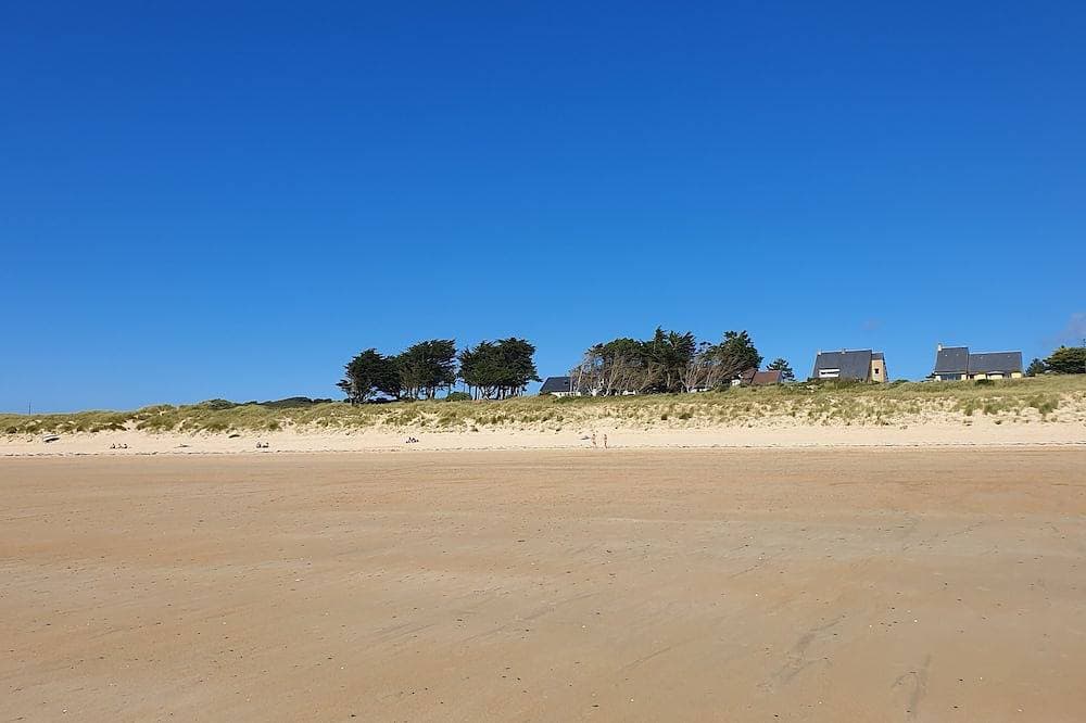 Foto 7 von 8: Joli Studio Neuf Proche de la Plage