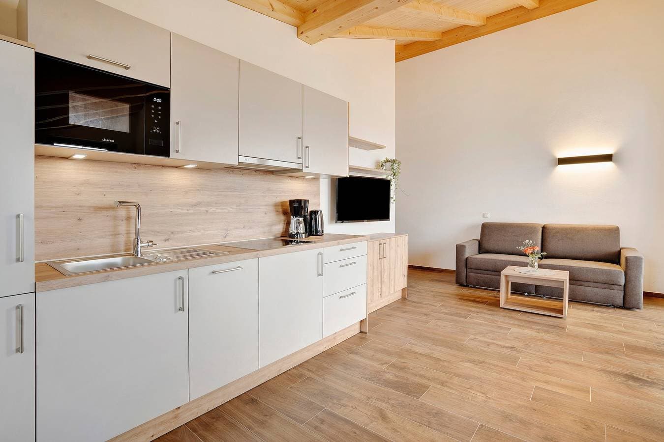 Foto 5 von 17: Ferienwohnung "Weinberg" mit Bergblick, WLAN, Terrasse, Balkon & Garten