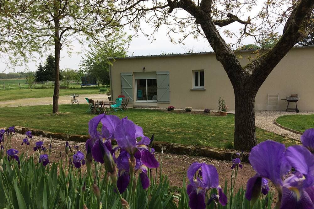 Unabhängiges Gehäuse in Immobilien. 400 m von der Loire mit dem Fahrrad mindestens 3 Nächte 1