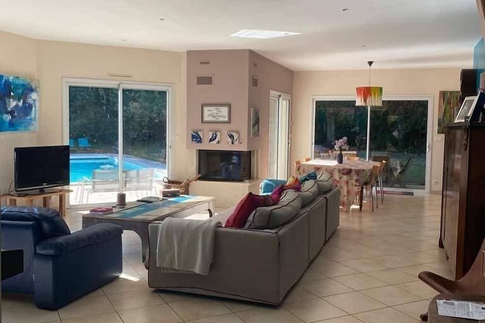 Foto 8 von 30: Villa 230 qm am Rande des Waldes beheizt und Secure Pool Shutter
