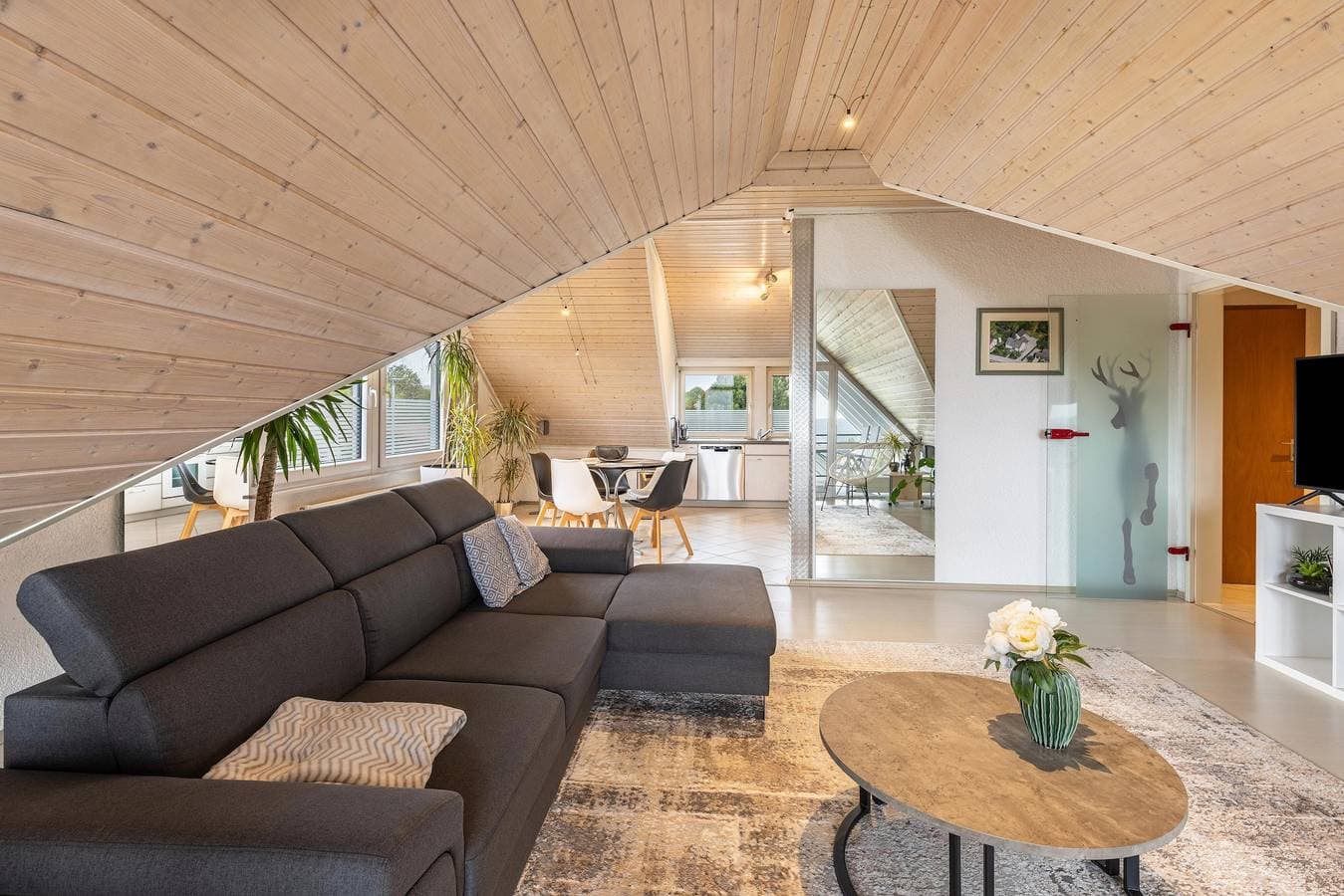 Foto 5 von 39: Ferienwohnung Christine mit Bergblick, privater Terrasse und WLAN