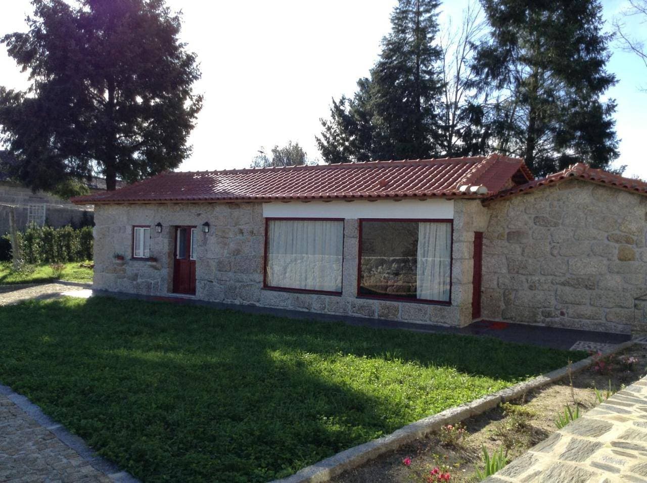 Foto 8 von 23: Three-Bedroom House