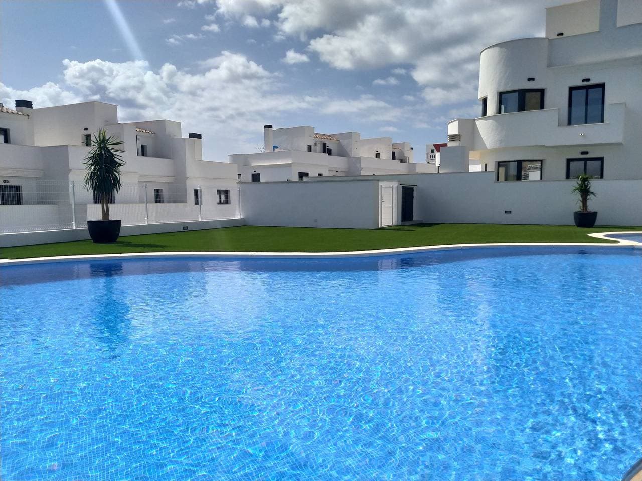Modernes, komfortables Reihenhaus Residencial Panoramic 1